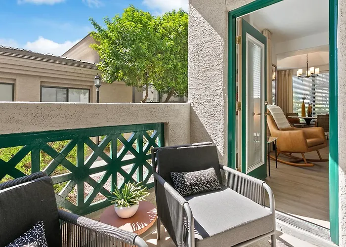 Retail Oasis Remodeled 2br & Heated Pool Apartamento *